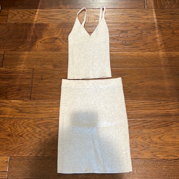 NWOT Aritzia 2 piece skirt set - Picture 7 of 8